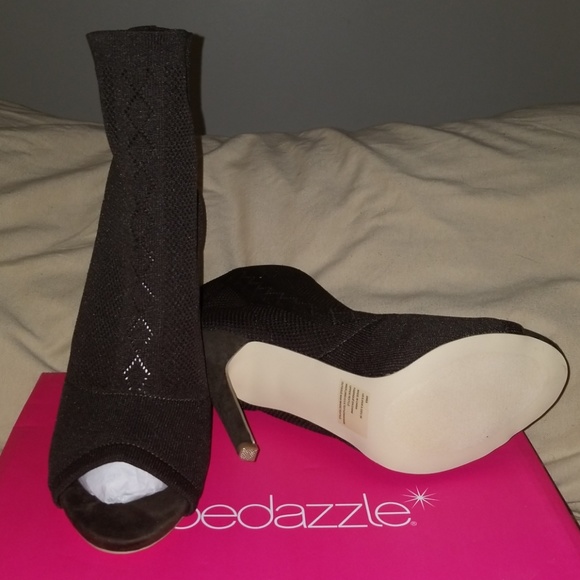 Boots - Picture 3 of 4